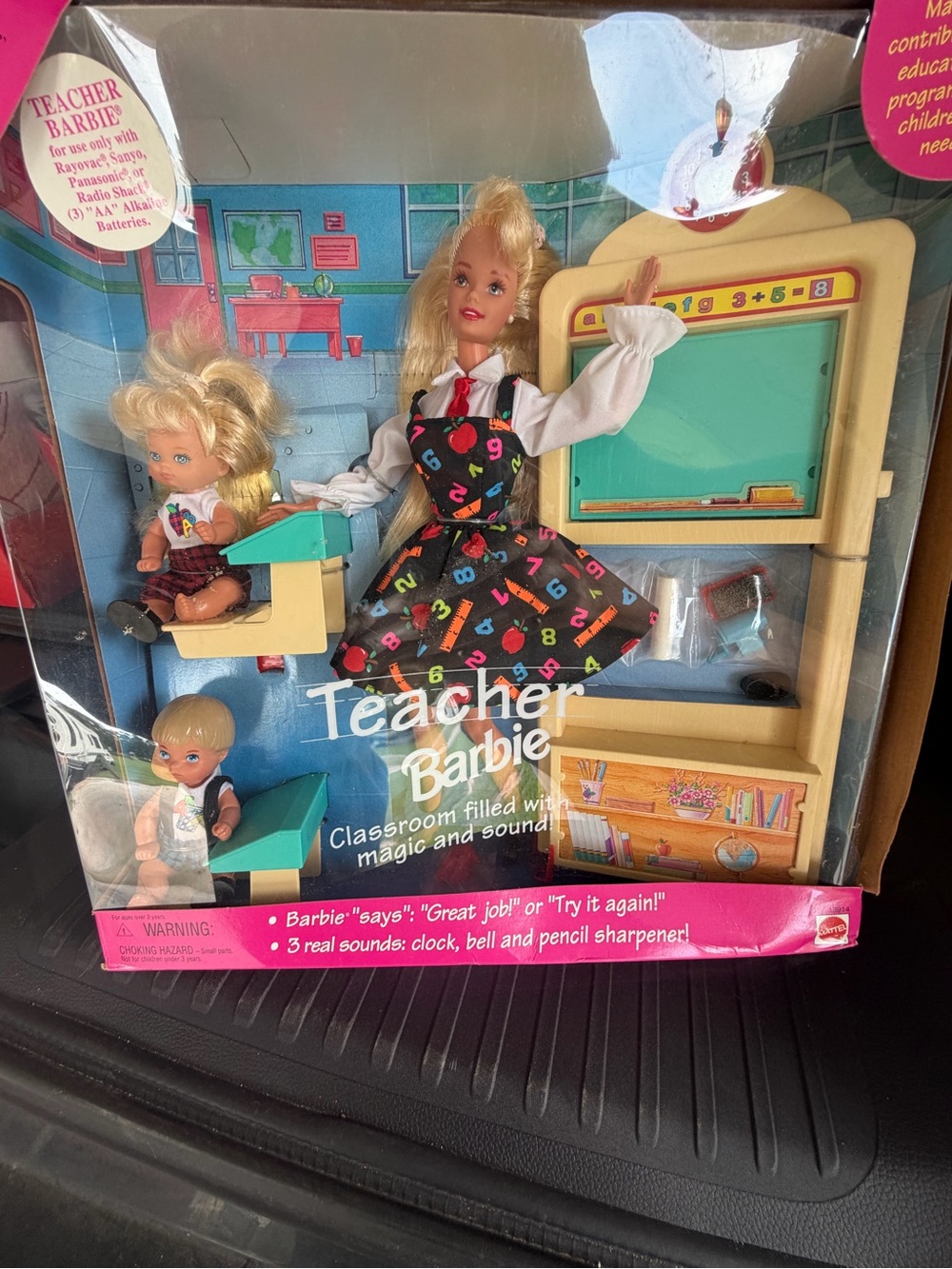 Barbie - Picture 3 of 4